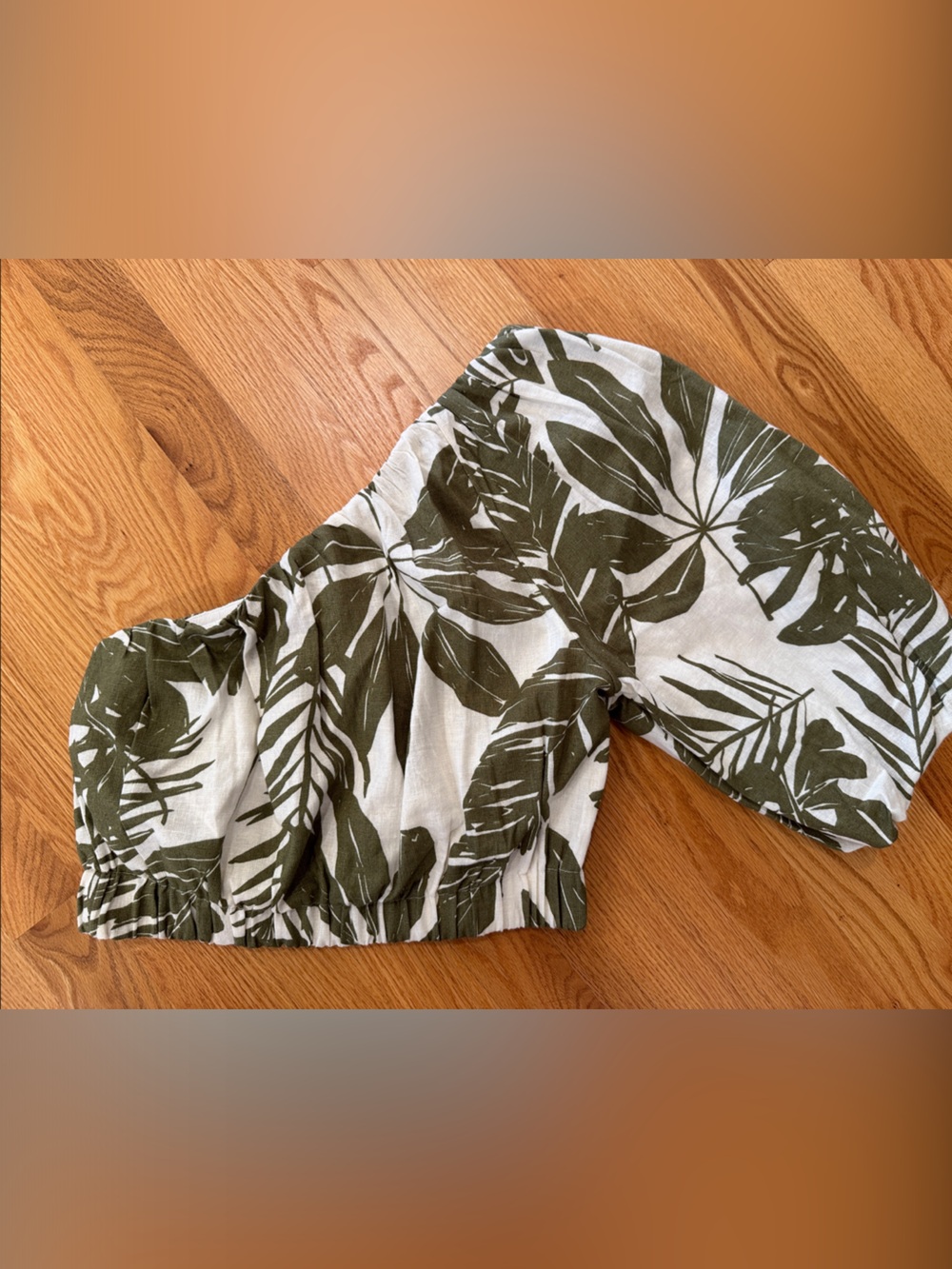 NWT Abercrombie & Fitch Olive Green/Ivory One-Shoulder Crop Top- Small